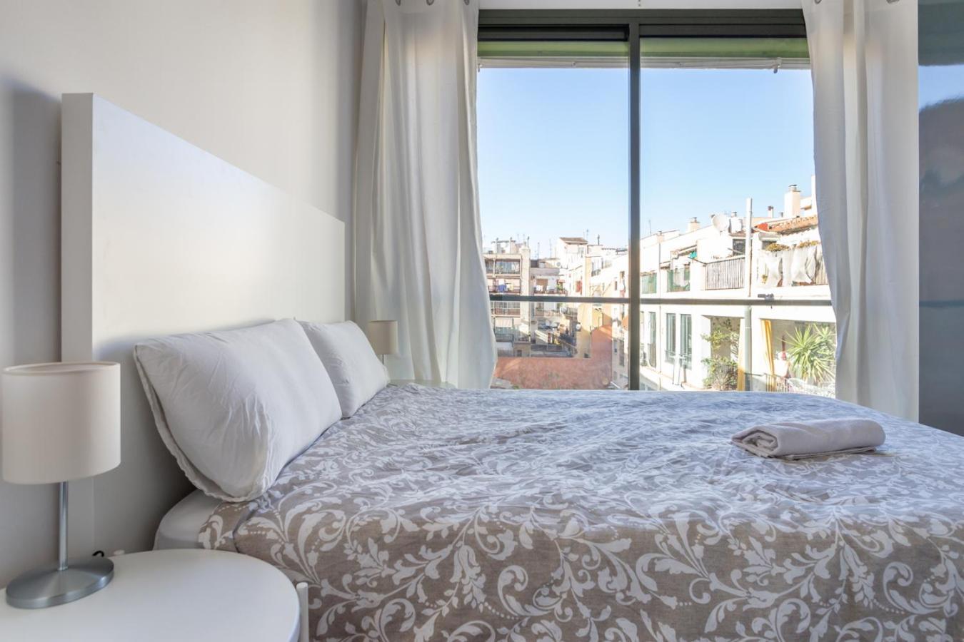 Private Rooms Near Las Ramblas Barcelona Exterior foto