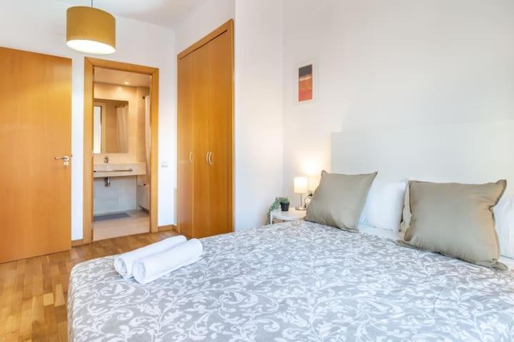 Private Rooms Near Las Ramblas Barcelona Exterior foto